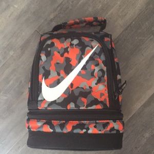 nike camo lunch box